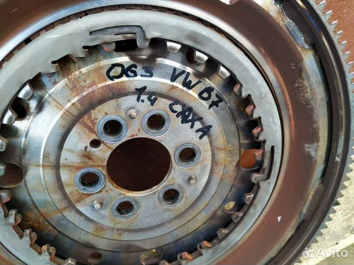 Маховик Volkswagen Passat B7 1.4 caxa 2011