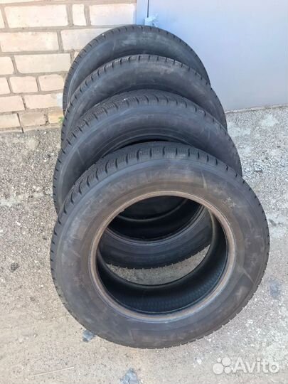 Kumho I'Zen KW15 215/65 R16