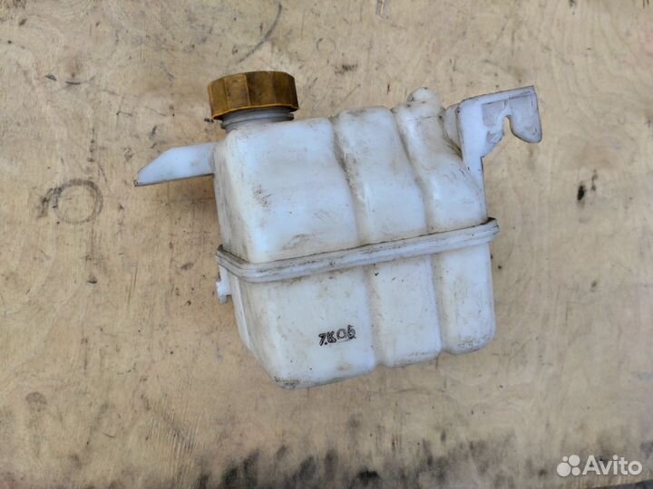 Бачок расширительный на Опель Антара