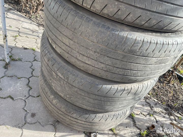 Bridgestone Dueler H/L 33A 235/55 R20