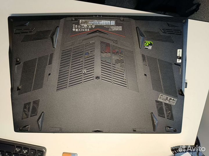 Ноутбук MSI GL73 8RD