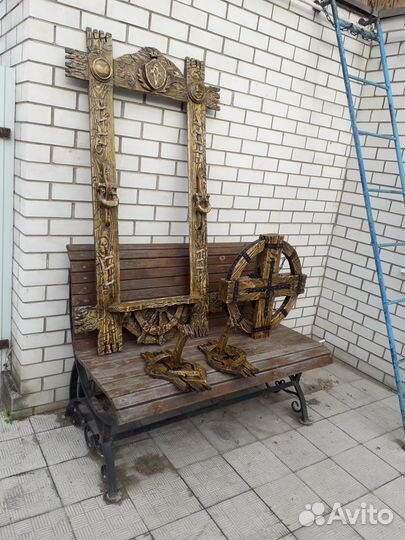 Зеркало в деревянной винтажной раме