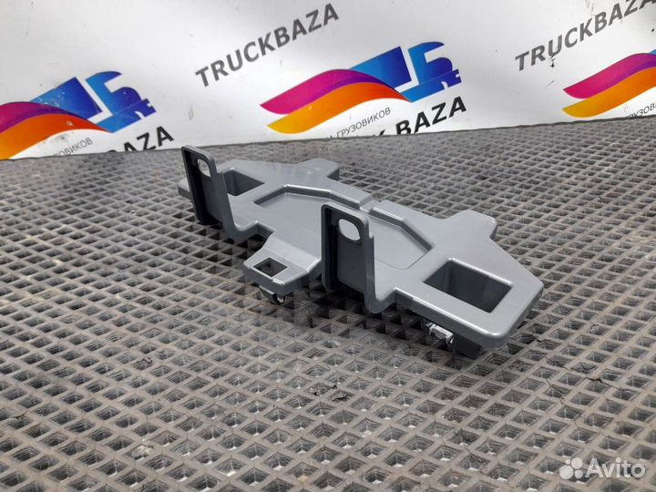 82704257 Крепление элемент кабины Renault T