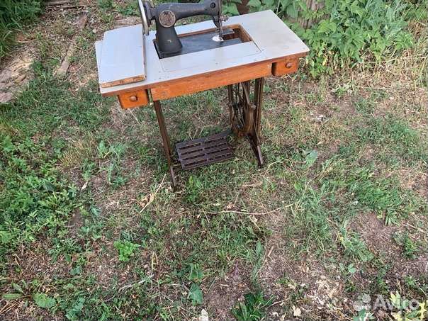 Швейная машинка зингер