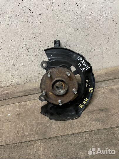 Кулак передний Левый Rav 4