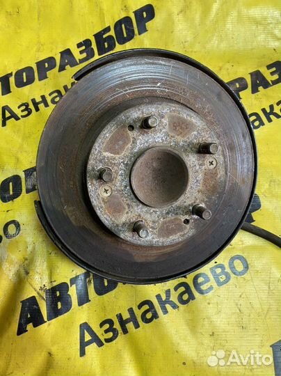 Задняя левая ступица Honda Civic 4D