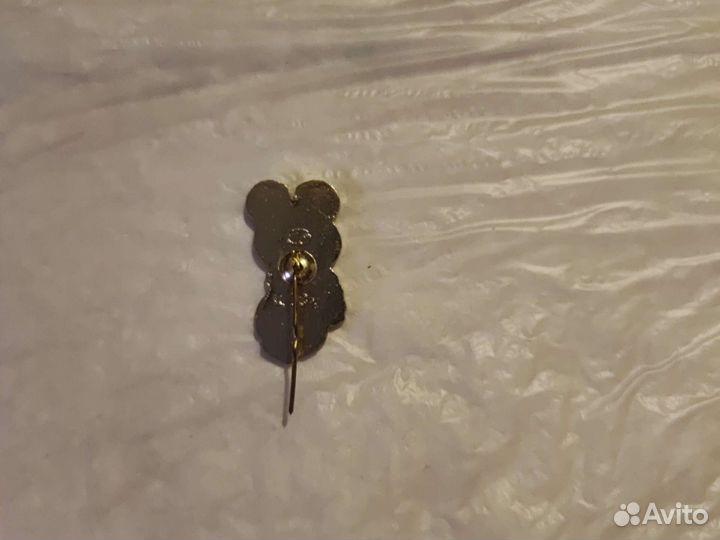 Олимпийский мишка 1980 значки