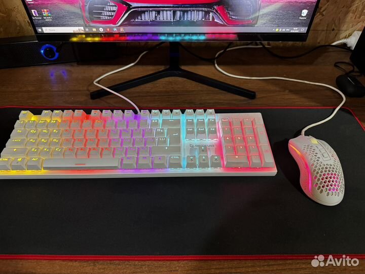 Мощный игровой компьютер с монитором