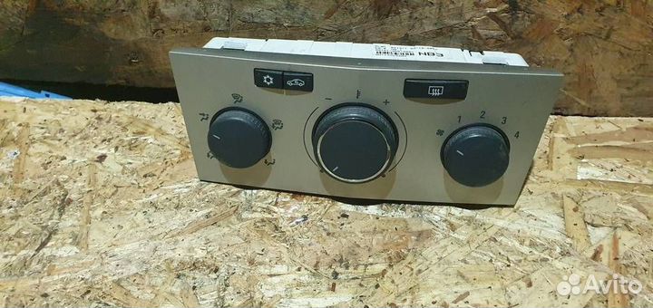 Блок управления отопителем Opel Astra H 2004-2014