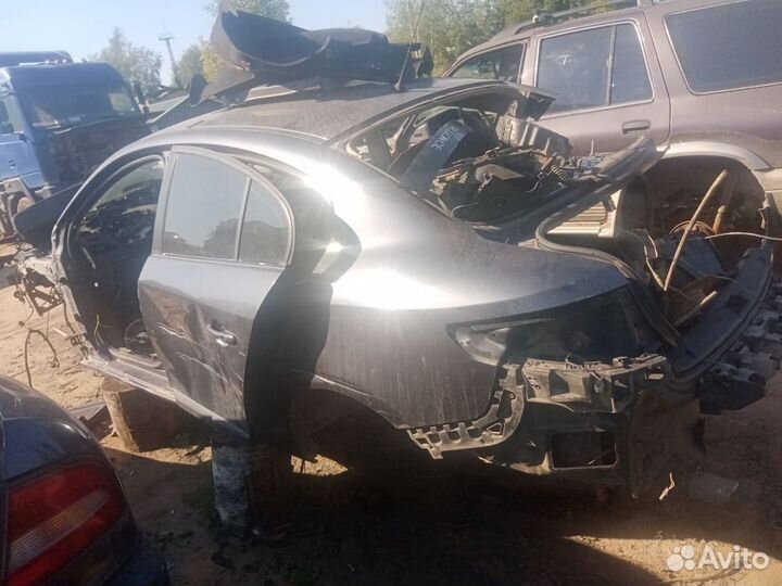 Накладка крышки багажника Renault Fluence