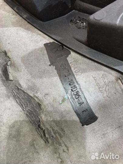 Накладка порога правая Jaguar XE GX73101D56A