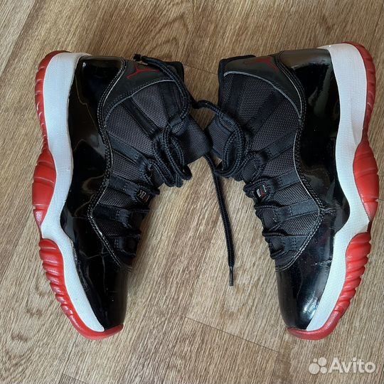 Air jordan 11 bred