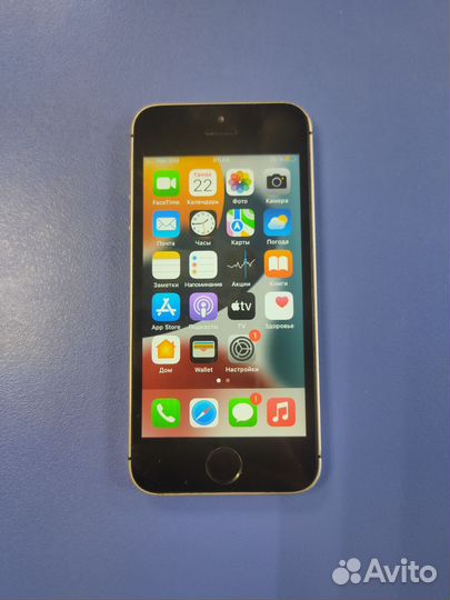 iPhone SE, 32 ГБ