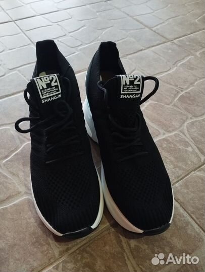 Кроссовки женские 38 размер