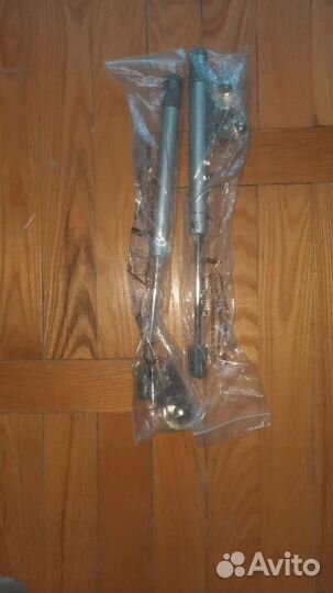 Петли и ручки для кухонных дверей