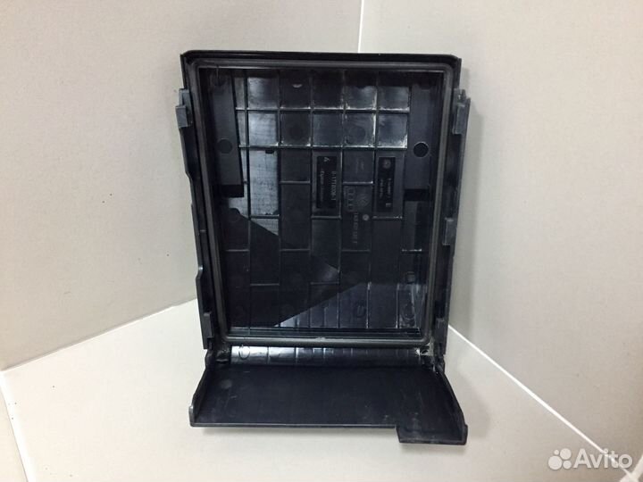 Крышка блока предохранителей VAG 1K0937132F