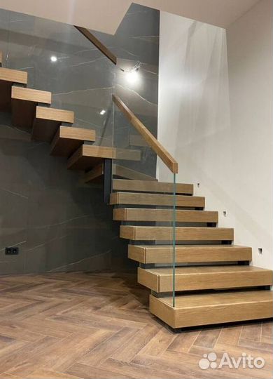 Лестница между этажами LTN-1569