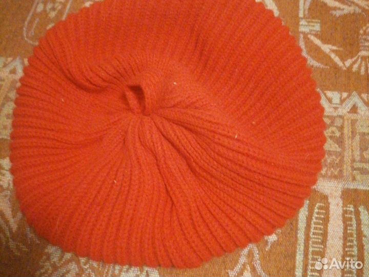 Шапки женские и одна унисекс