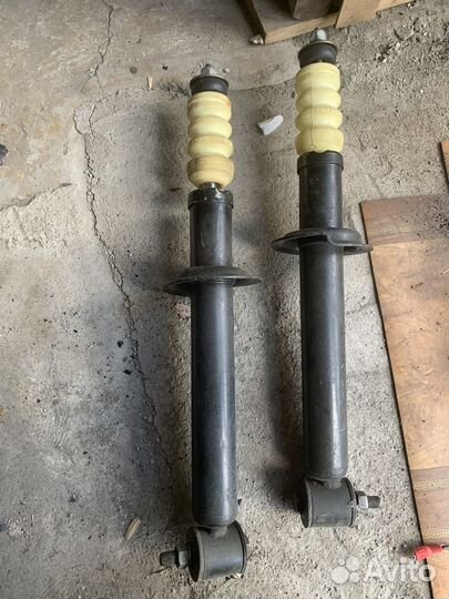 Задние стойки ваз 2110