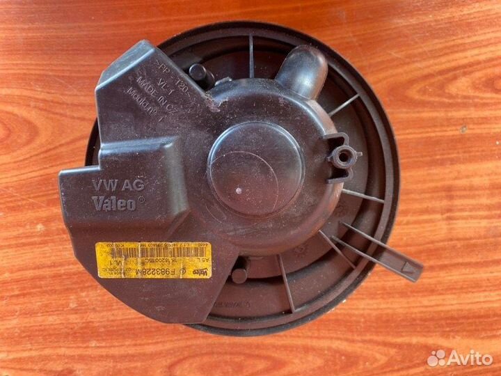 Вентилятор печки Vw Touran BKC 2005