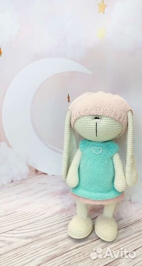 Вязаные игушки, зайка