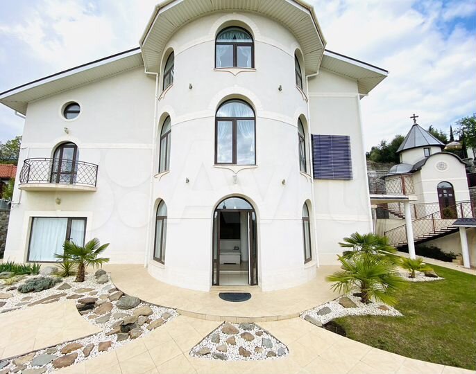 Дом 650 м² на участке 7 сот.