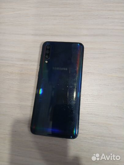 Samsung Galaxy A50, 4/64 ГБ