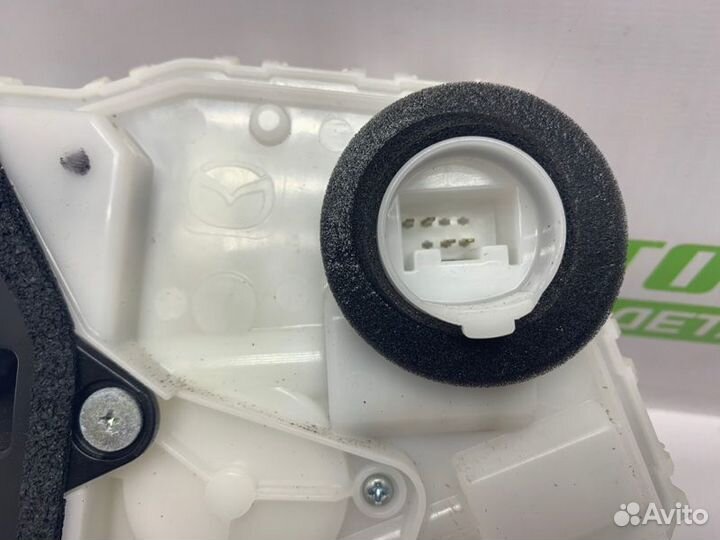 Замок двери задний левый Mazda 3Bp хетчбек 5D