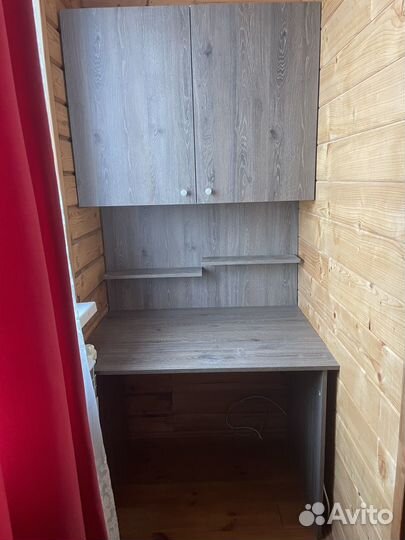 Письменный стол для школьника со шкафом