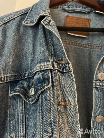 Джинсовая куртка levis