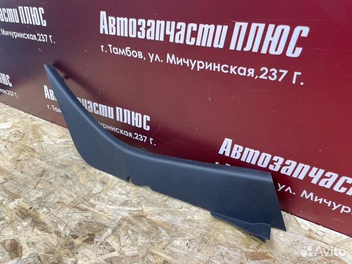 Обшивка стойки задняя правая Renault Logan