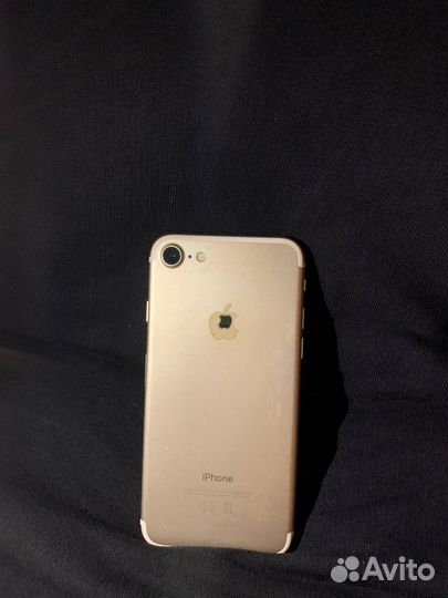 Телефон iPhone 7
