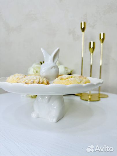 Тарелка с кроликом