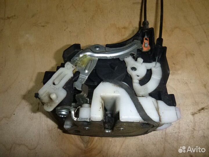 Замок двери задней правой mitsubishi outlander XL