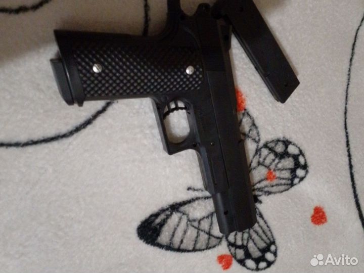 Пистолет игрушечный второй магазин в падорак