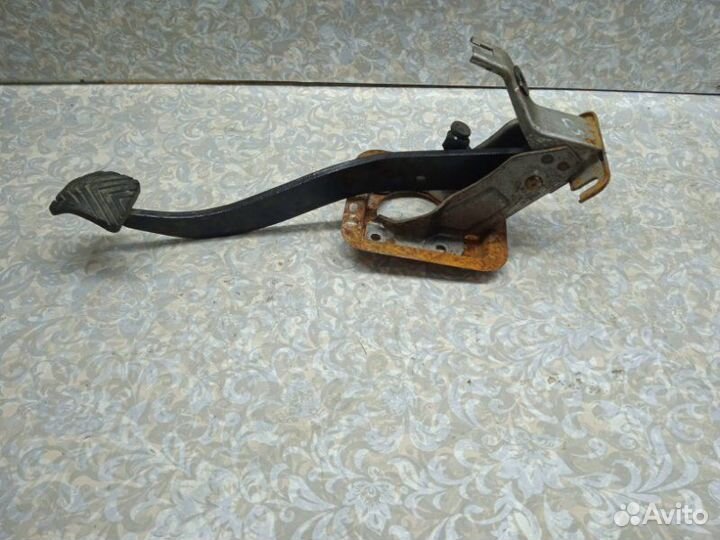 Педаль тормоза Mitsubishi Lancer 9 2005