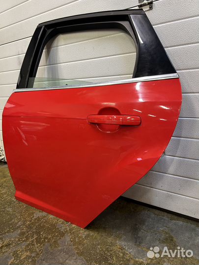 Задняя левая дверь Ford Focus 3