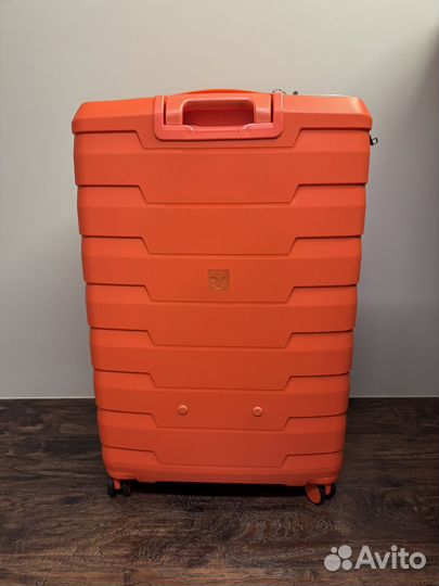 Чемодан на колесах Roncato Italy