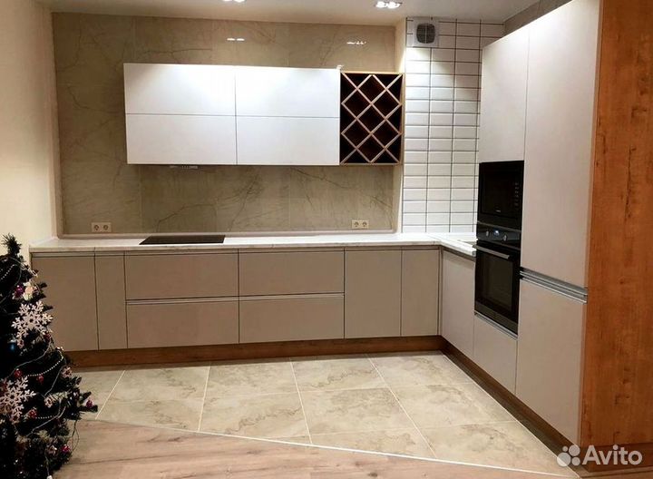 Кухня угловая на заказ.мдф фасады