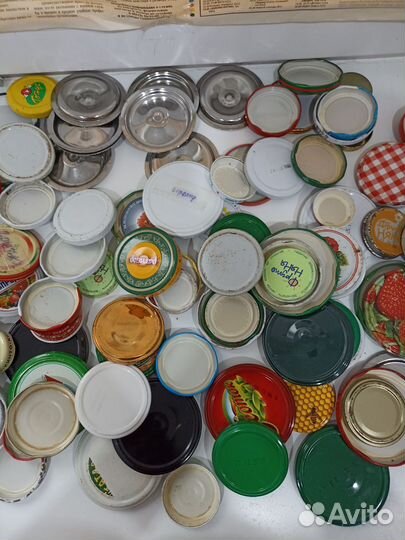 Крышки металлические капроновые много