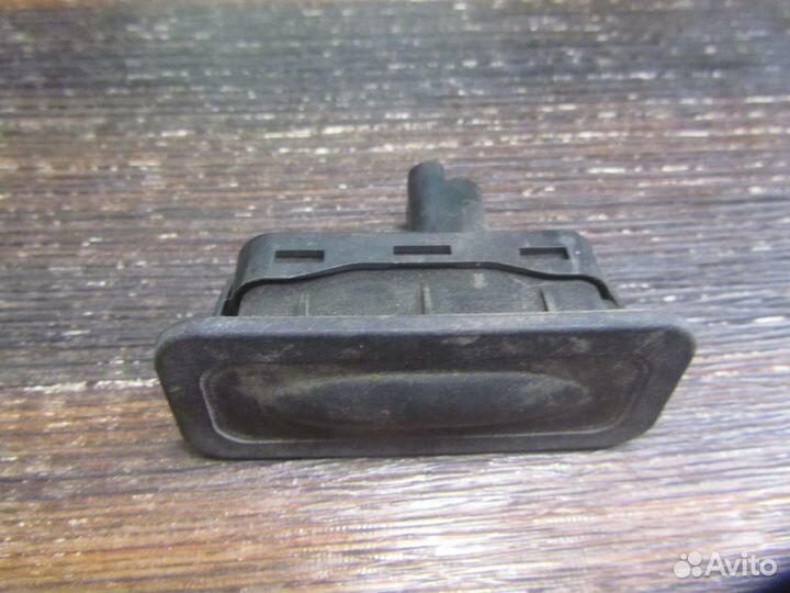 Кнопка открывания багажника Kaptur 2016)