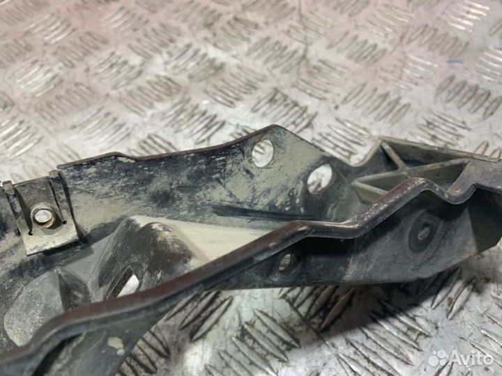 Кронштейн бампера передний правый Jaguar Xf CC9