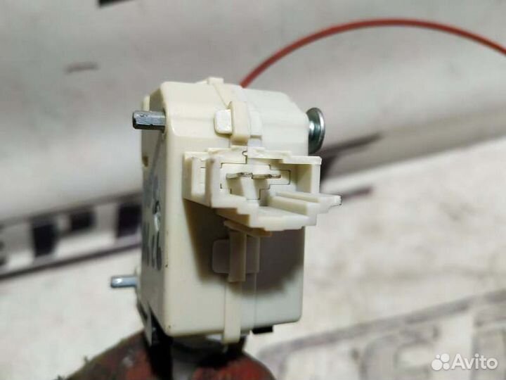 Замок лючка бензобака Audi A6 C6 3.2 2007