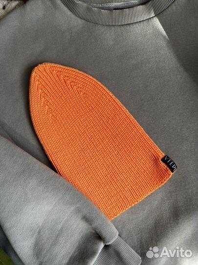 Шапка женская ручная работа