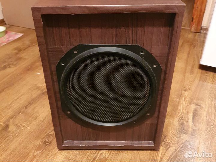 Сабуфер-колонка