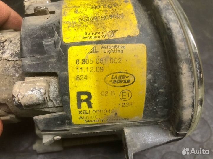 Фара противотуманная правая Land Rover Range Rover