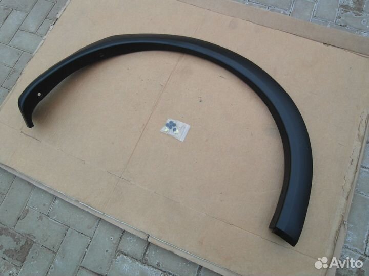 Молдинг крыла зад правый Infiniti QX56/QX80 10-14