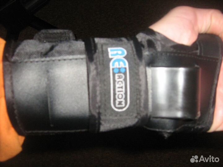 Роликовые коньки