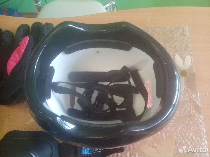 Шлем, наколенники, налокотники, защита