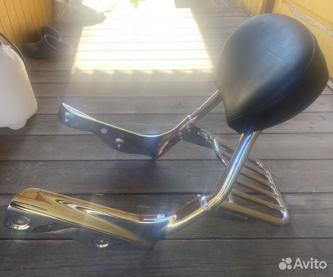 Спинка пассажира на Триумф «Тандерберд»